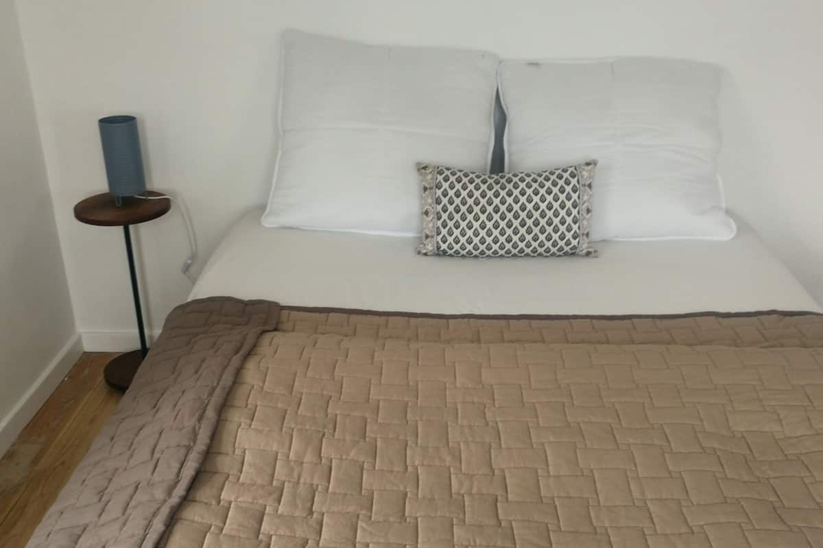 Basic-Doppelzimmer | Schreibtisch, kostenloses WLAN, Bettwäsche
