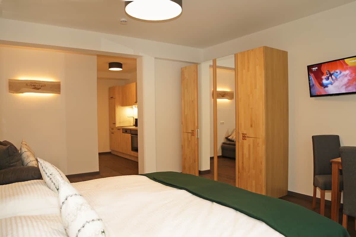 1 bedroom, hypo-allergenic bedding, soundproofing, free cots/infant beds