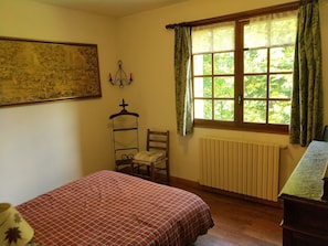 4 bedrooms, free WiFi - Chalet on the slopes (Allos)