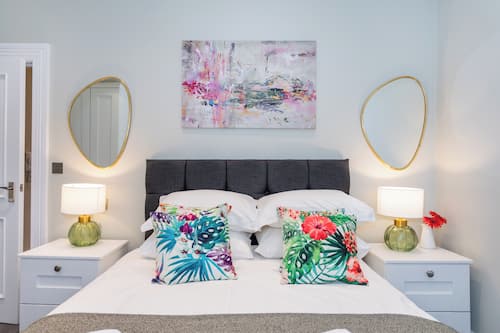 Apartment, 1 Bedroom | Premium bedding, individually decorated, individually furnished, desk