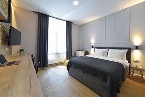 Individually decorated, individually furnished, desk, soundproofing - Imperial Apartments (Zagreb)