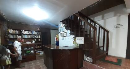 OYO 633 Abelardo's Pension House
