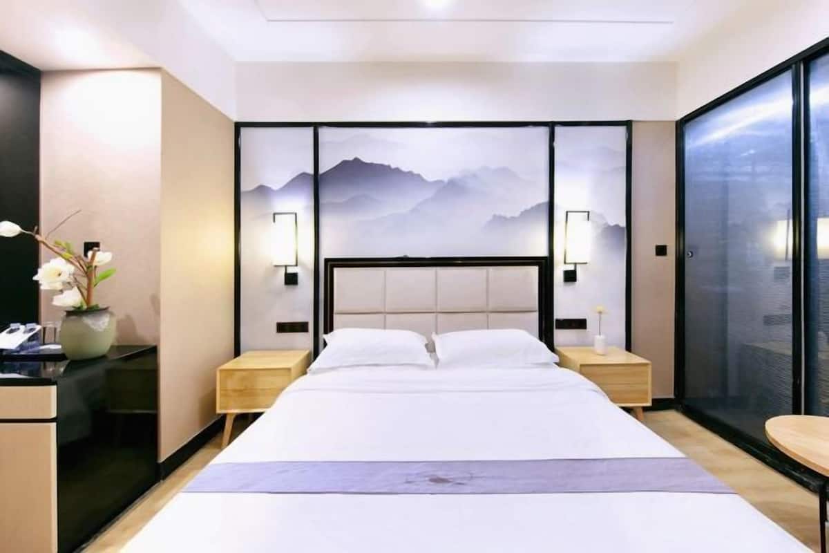 Desk, blackout curtains, free WiFi, bed sheets