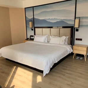 Habitació doble Club | Escriptori, cortines opaques, wifi gratuïta i roba de llit 