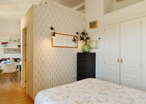 1 bedroom, iron/ironing board, travel crib, free WiFi - Cozy apartment with Beautiful Views (Sevilla)