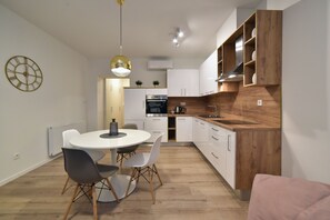 Apartment, 1 Bedroom | Private kitchen | Oven, stovetop, cookware/dishes/utensils - Hidden Backyard Apartments (Zagreb)