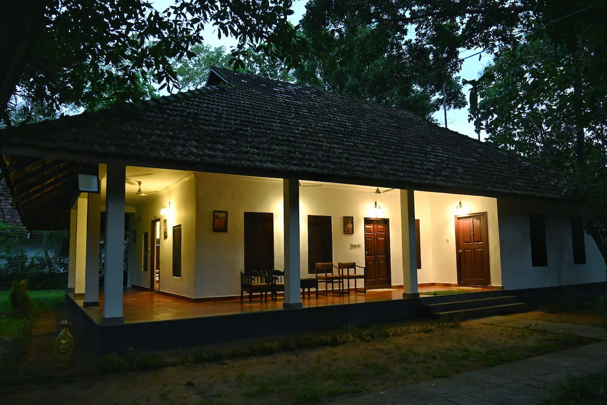 Deluxe Double Room, 1 King Bed | Exterior