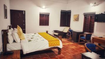 Double Room, 1 King Bed, Garden View | Egyptian cotton sheets, premium bedding, down comforters