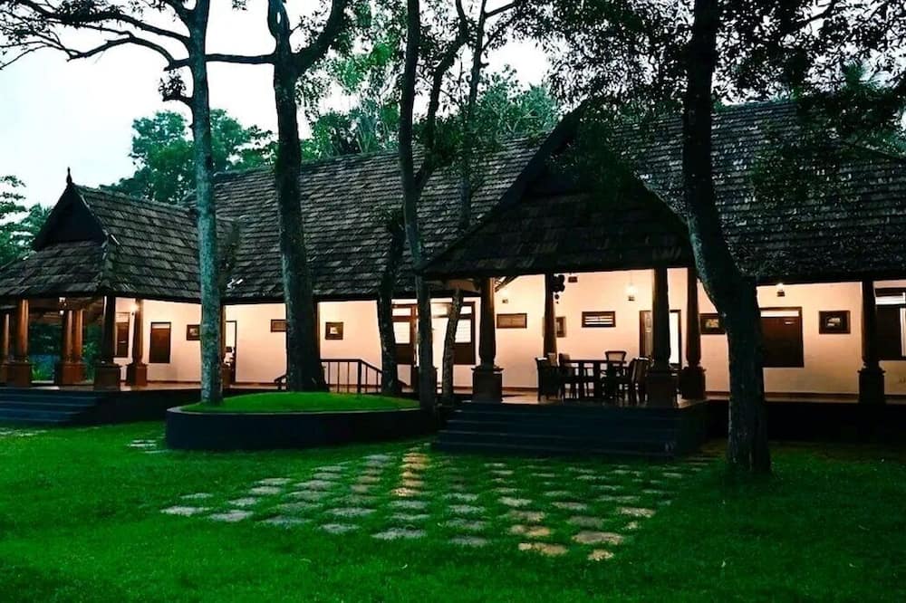 Marari Beach Palace