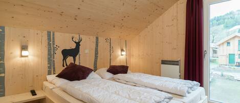 Chalet | 4 bedrooms, individually furnished, bed sheets