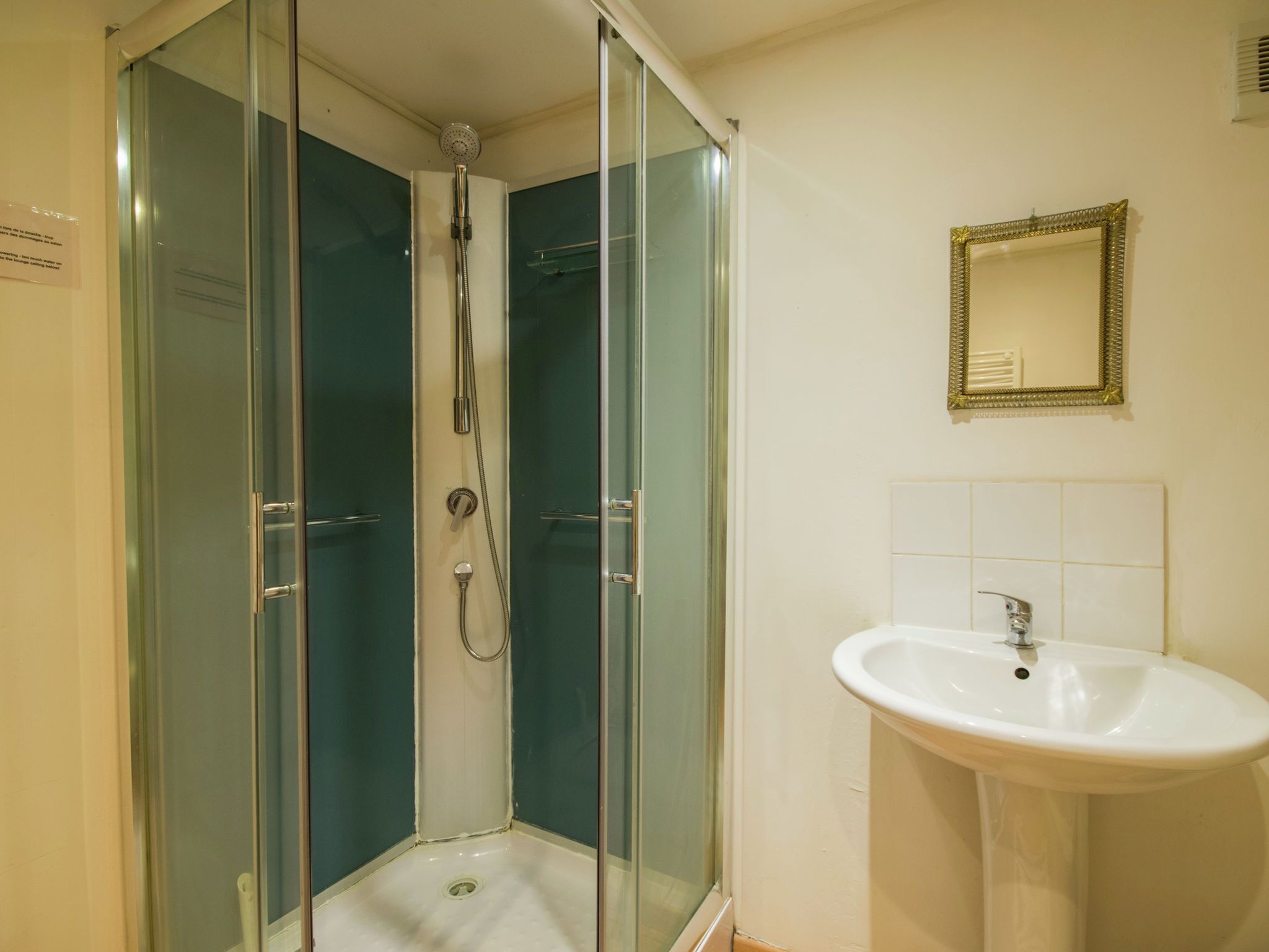 House | Bathroom | Bathtub, towels