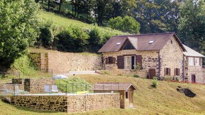 Exterior - Villa With Pool & Views in Serilhac (Serilhac)