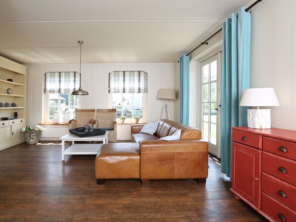 Villa | Living area - Villa in Wieringer Style With Hot Tub (Hippolytushoef)