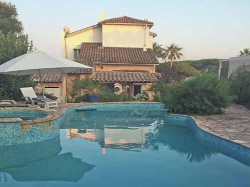Magnificent Villa in Grimaud With Swimming Pool