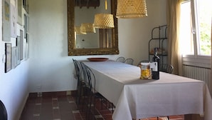 Dining - Modern Villa in La Croix-valmer With Private Pool (La Croix-Valmer)