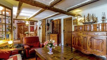 House | Living room