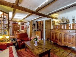 House | Living room - Holiday Home in Le Luc With Pool & Vineyards (Le Luc)