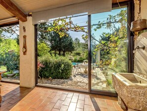 House | Garden - Holiday Home in Le Luc With Pool & Vineyards (Le Luc)