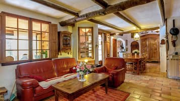 House | Living room