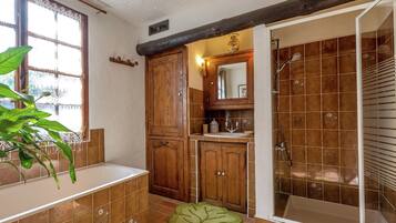 House | Bathroom