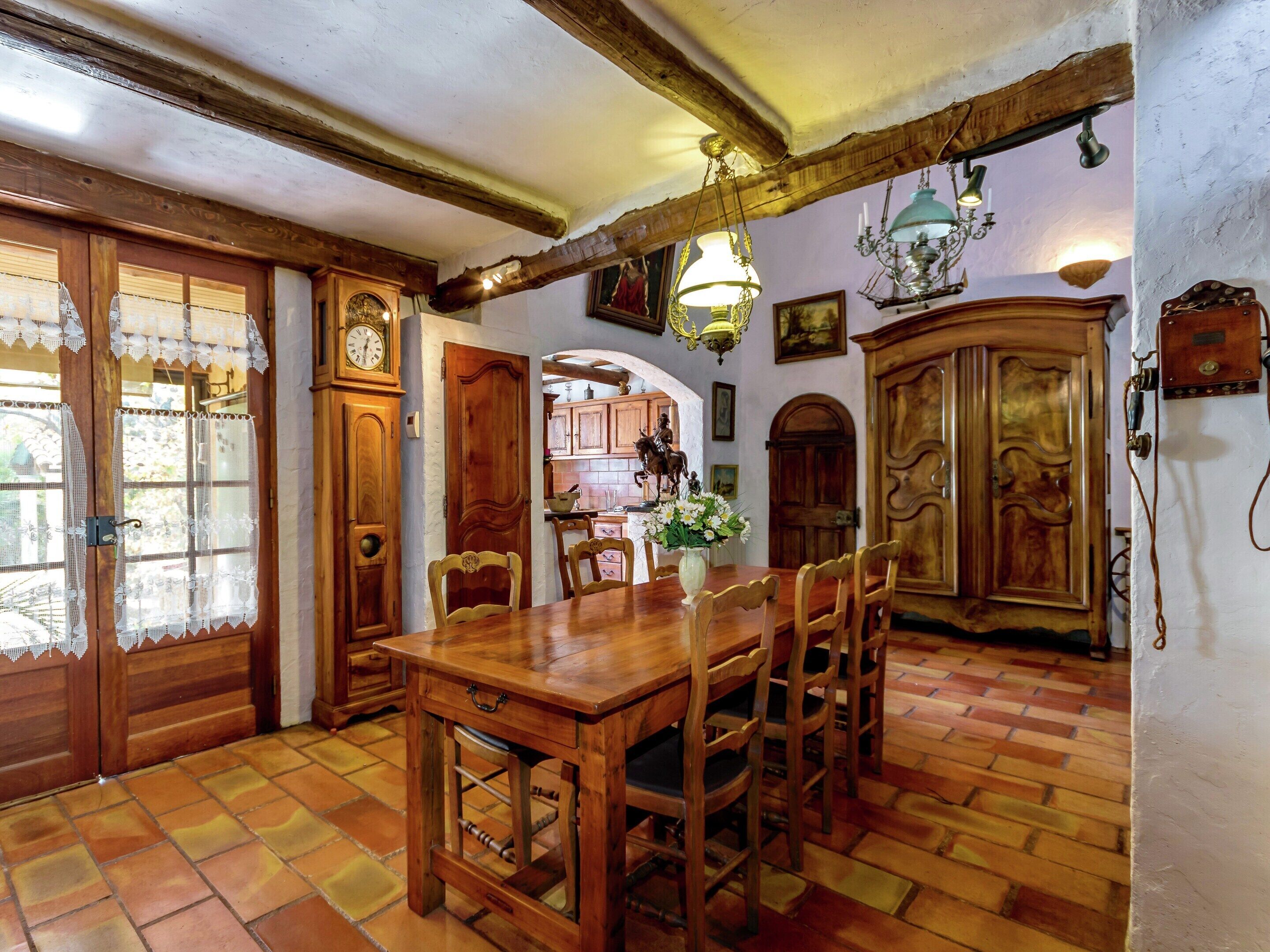 House | Dining