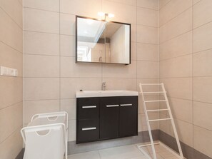 Apartment | Badezimmer | Dusche, Handtücher