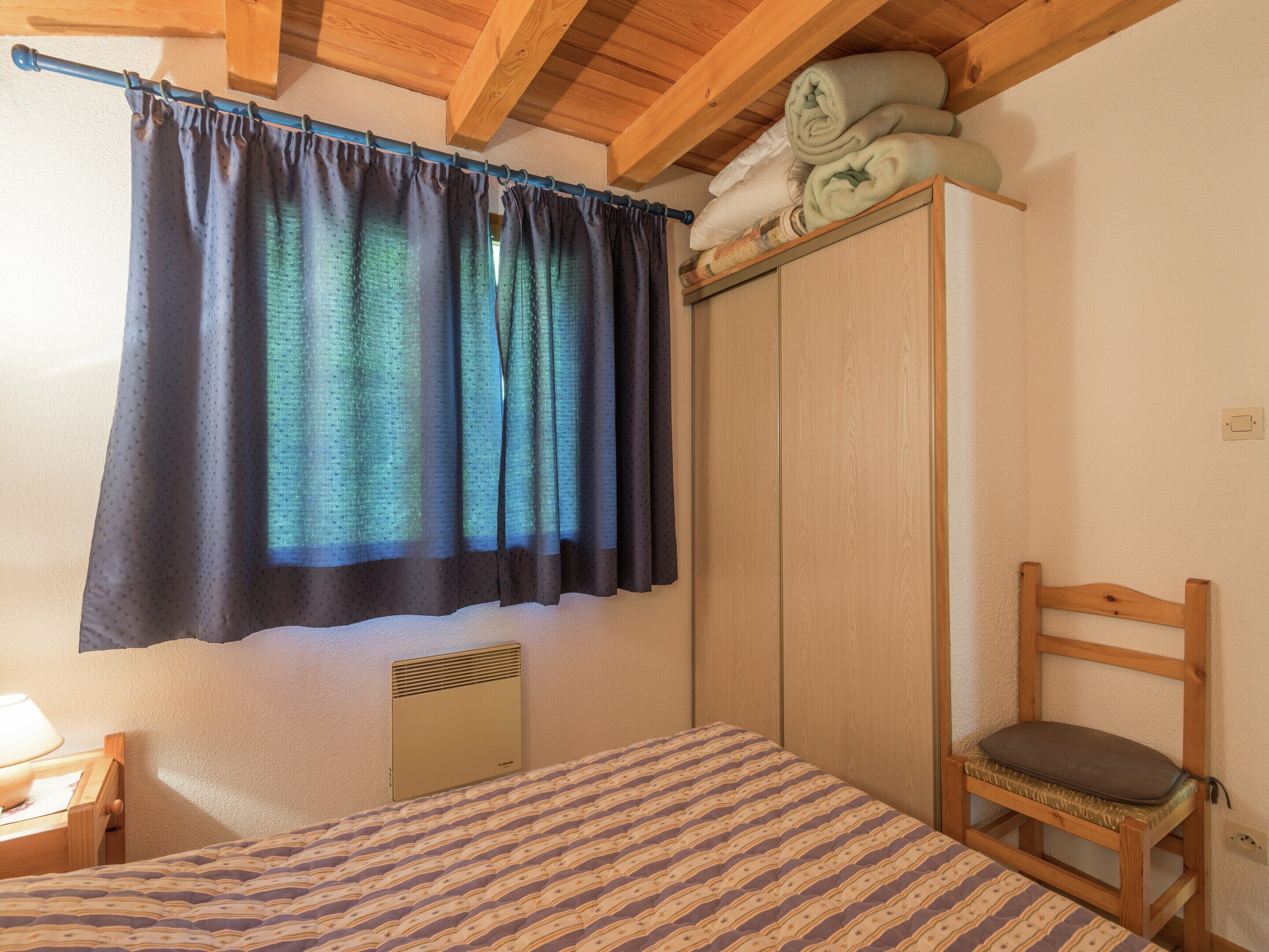 Chalet | 2 kamar tidur dan dilengkapi dengan perabotan berbeda-beda