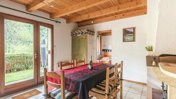 Chalet | Dining