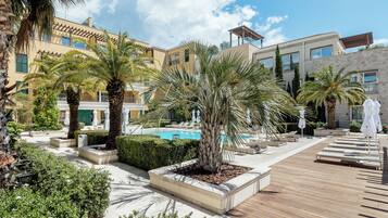 Zimmer, 1 King-Bett, barrierefrei (1 Bedroom - Kumbor Suite) | Allergikerbettwaren, Daunenbettdecken, Zimmersafe, Schreibtisch