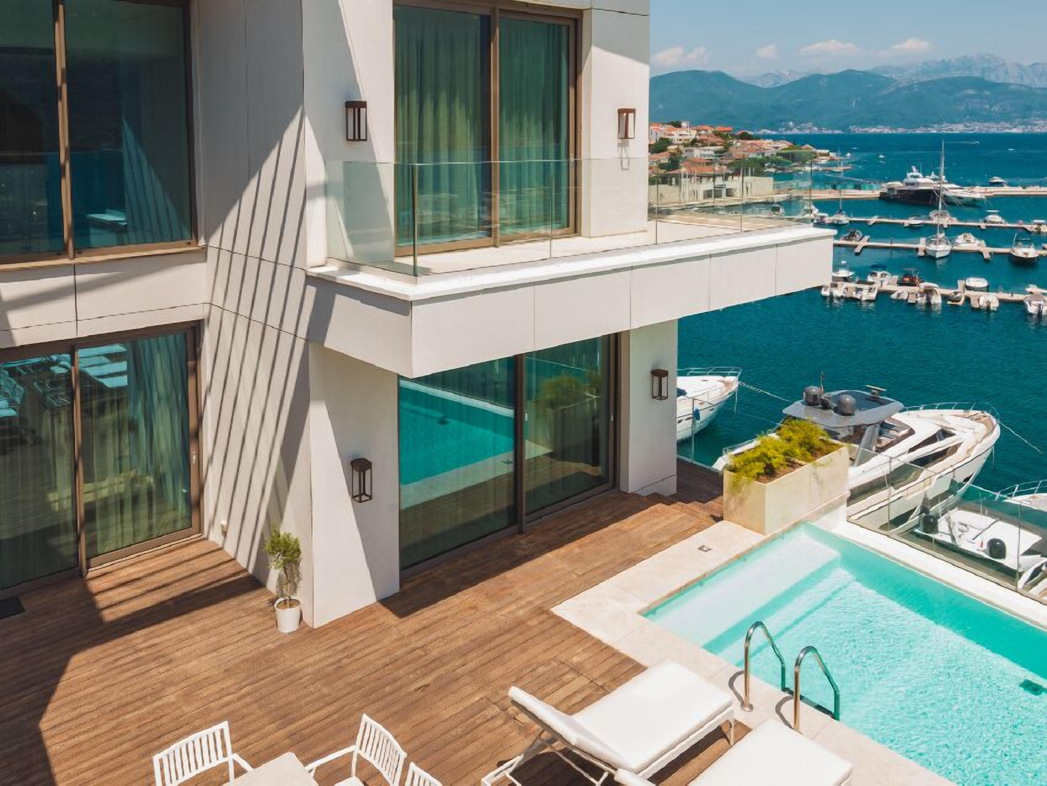 Room, 1 King Bed, Accessible, Sea View (3 Bds - Sky Villa with pool Sea View) | Terrace/patio