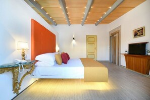 デラックス ダブルルーム | 高級寝具、羽毛の掛け布団、ミニバー、セーフティボックス (室内)