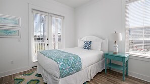 6 bedrooms, iron/ironing board, free WiFi, bed sheets