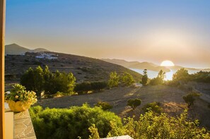 View from property - Palaios Rooms (Milos)