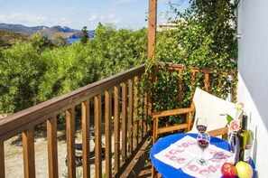 Chambre Double, vue partielle sur la mer | Balcon
