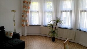 Apartment, 1 Bedroom | Living area - Ferienwohnungen Santos Lerch (Viersen)