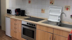 Apartment, 1 Bedroom | Private kitchen - Ferienwohnungen Santos Lerch (Viersen)
