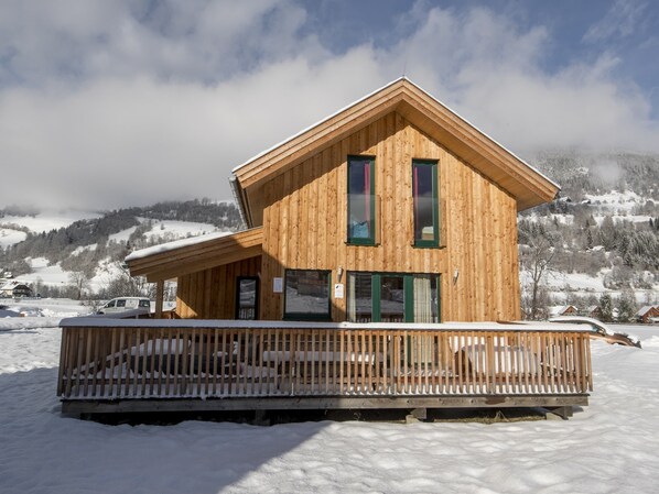 Chalet | Exterior - Lively Chalet Near Ski-slope (Sankt Georgen am Kreischberg)