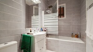 Unclassified image, 5 of 30, button - Modern Bungalow in Belaye With Swimming Pool (Belaye)