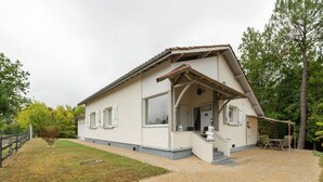Unclassified image, 3 of 30, button - Modern Bungalow in Belaye With Swimming Pool (Belaye)