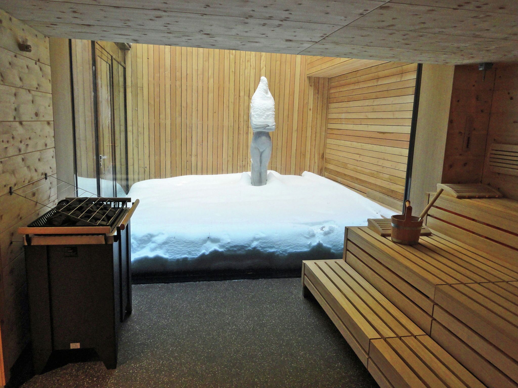 2 bedrooms, bed sheets