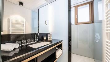 Shower, towels