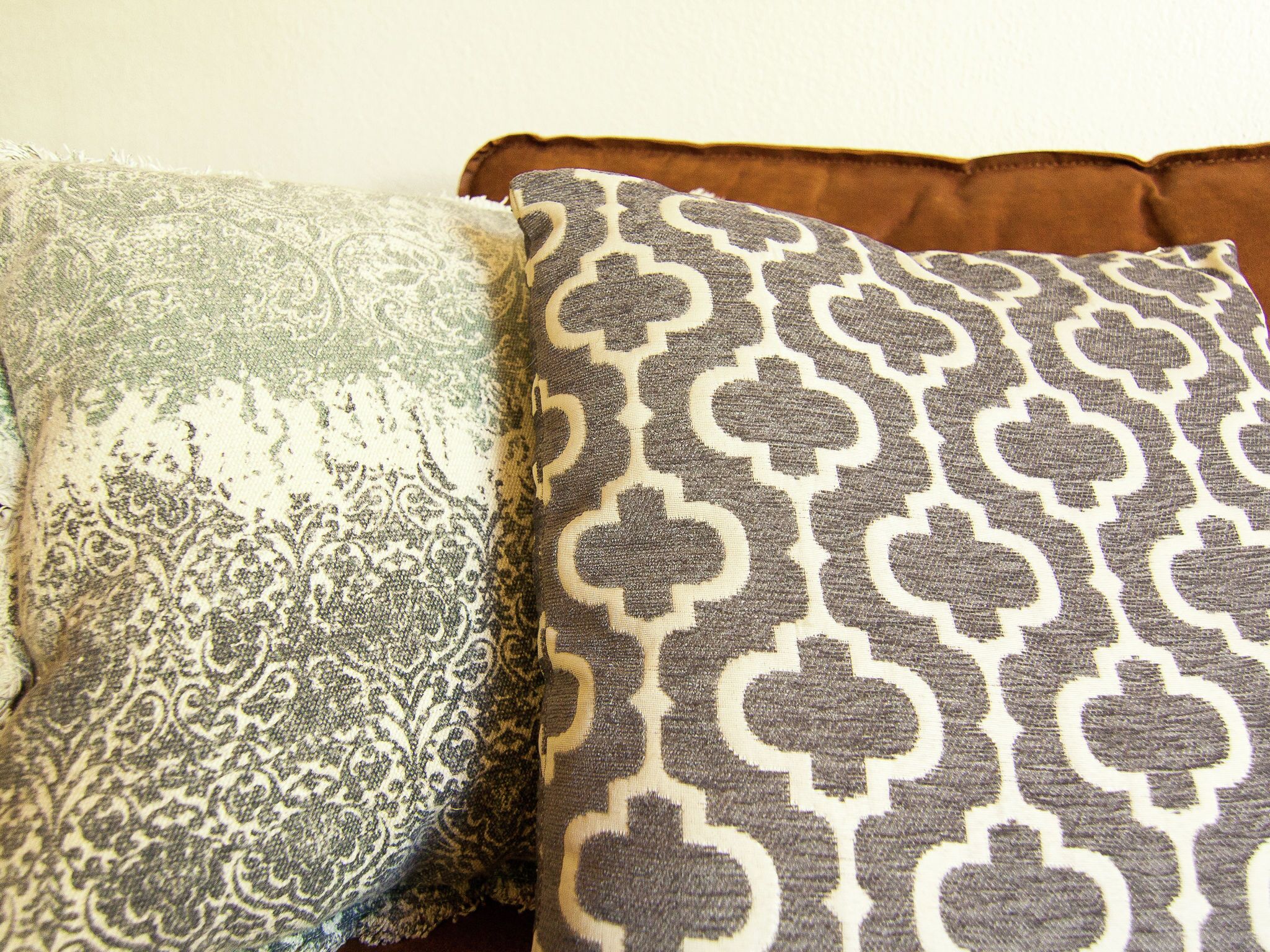 3 bedrooms, bed sheets