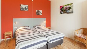 3 bedrooms, iron/ironing board, individually furnished - Farmhouse in Zeeland With Terrace (Kamperland)