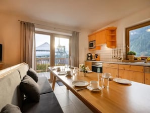 House | Dining
