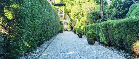 Apartment | Reception