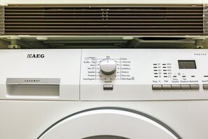 Apartment | Laundry - Apartment in Oostkapelle Near the Beach (Oostkapelle)