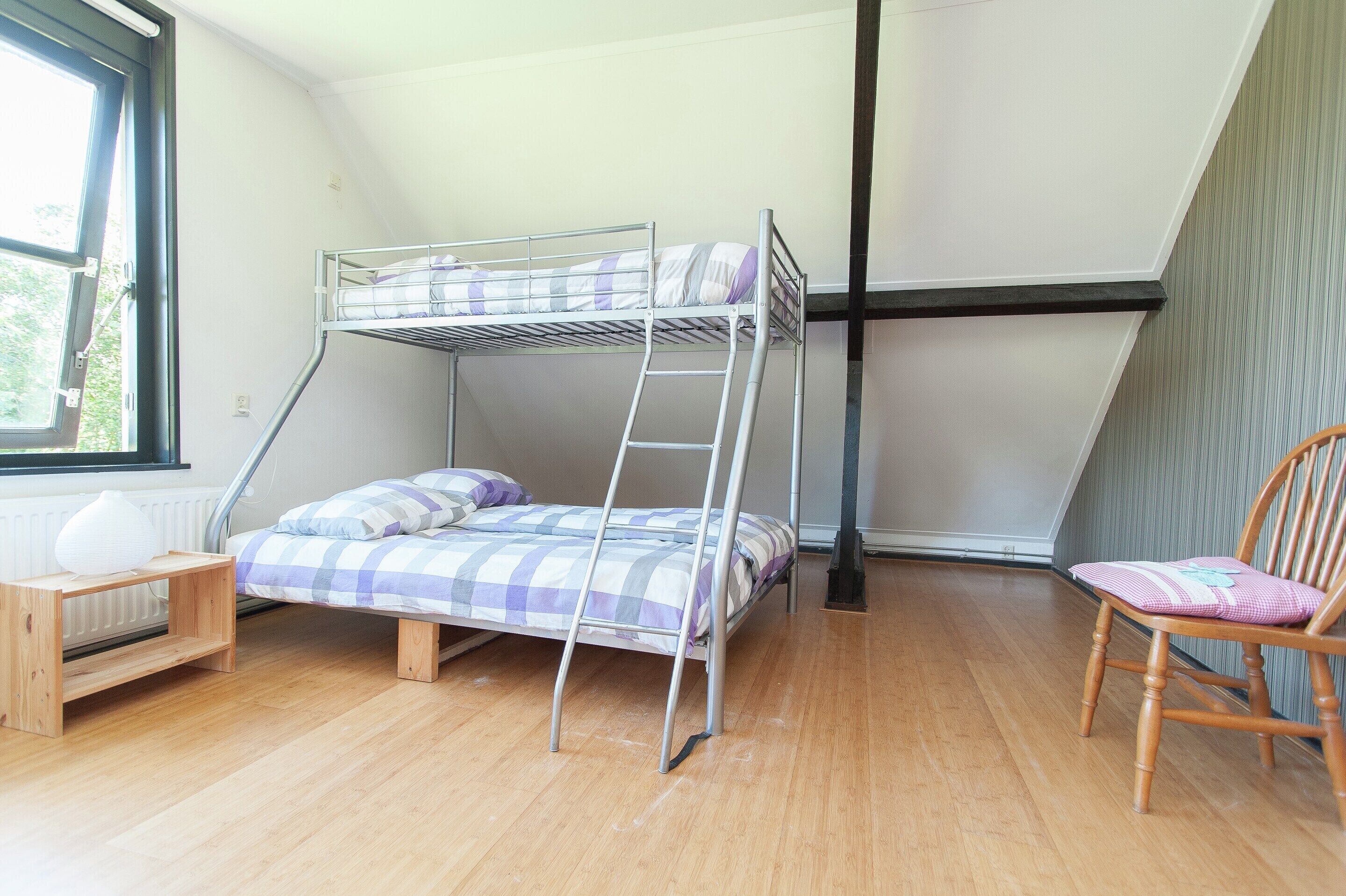 House | 5 bedrooms, individually furnished, bed sheets