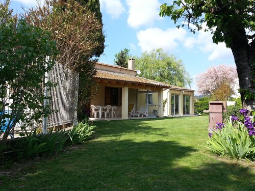Comfortable Cottage With Pool, on Walking Distance From Town