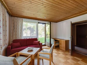 Apartment | Living room - Cushy Apartment in Bad Kleinkirchheim near Ski Area (Bad Kleinkirchheim)