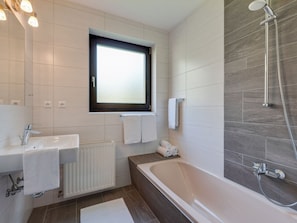 Apartment | Badezimmer